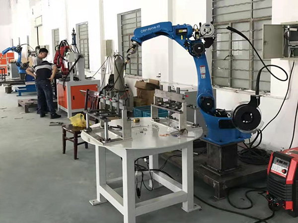 Welding Robot for Chain and Scraper
